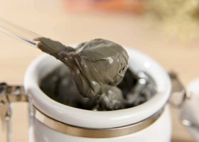 涂抹式面膜有什么优点，跟贴片式面膜有什么不一样？让护肤品加工厂专家解答